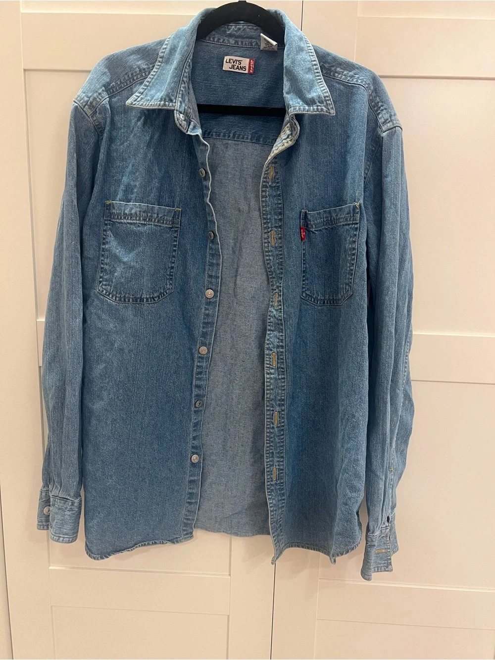 Levi's Men's Light Blue Denim Button-Down Shirt